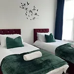 Spacious Haven Near University Of Leicester