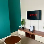 Spacious Haven Near University Of Leicester